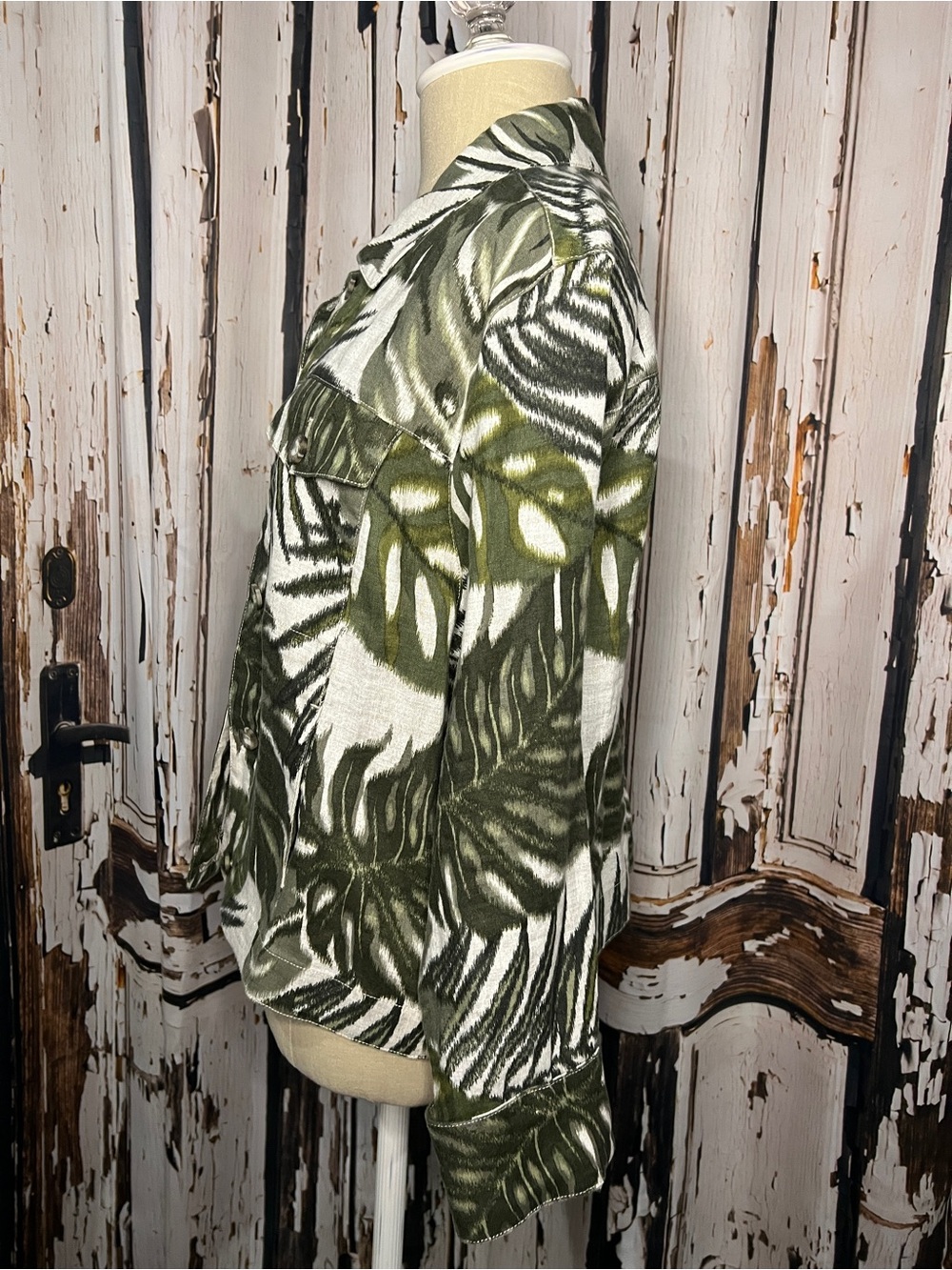 Tommy Bahama Summer Green and White Tropical Print Shirt Jacket - Picture 5 of 9